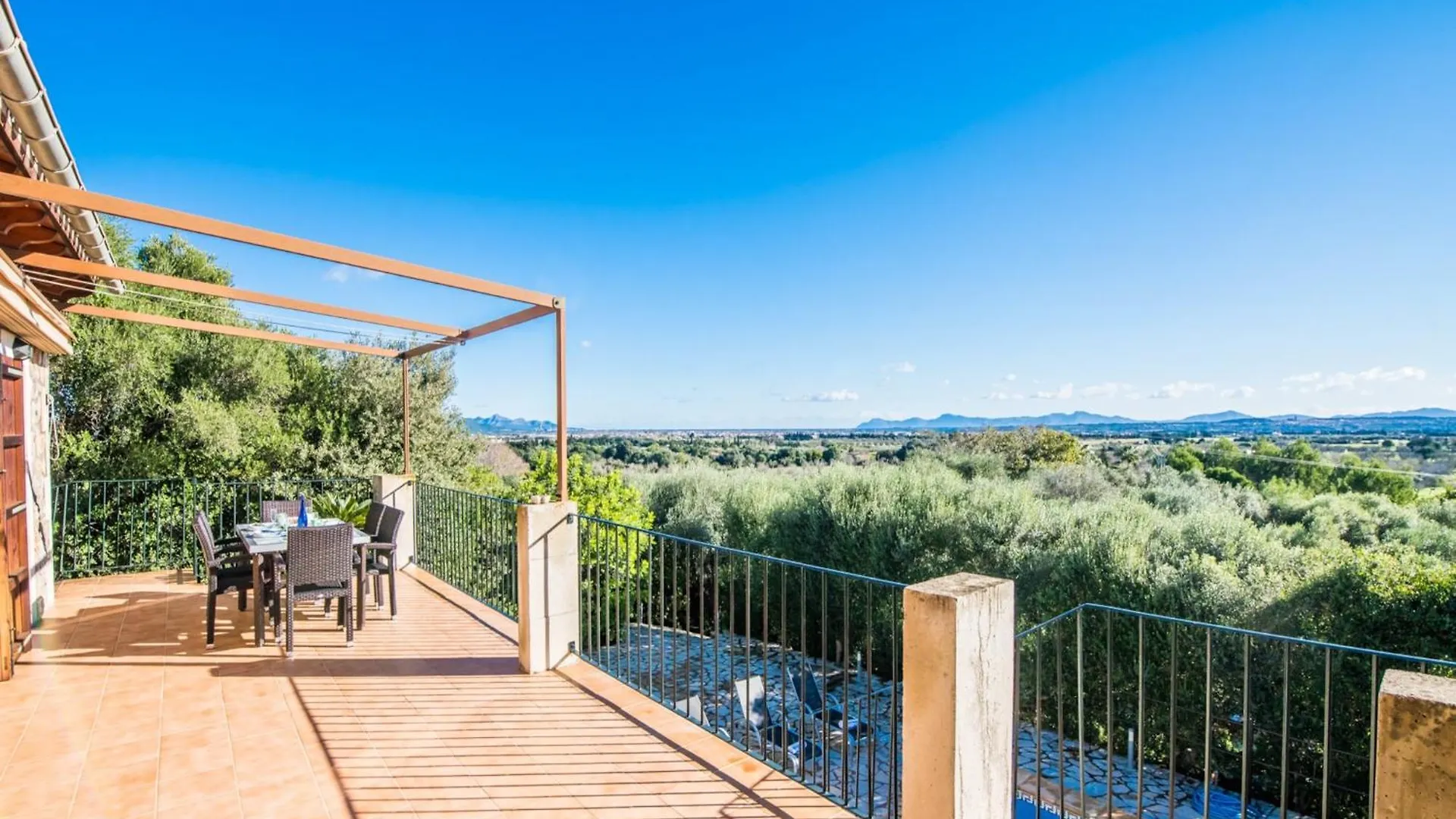 Lush Country House In Búger España