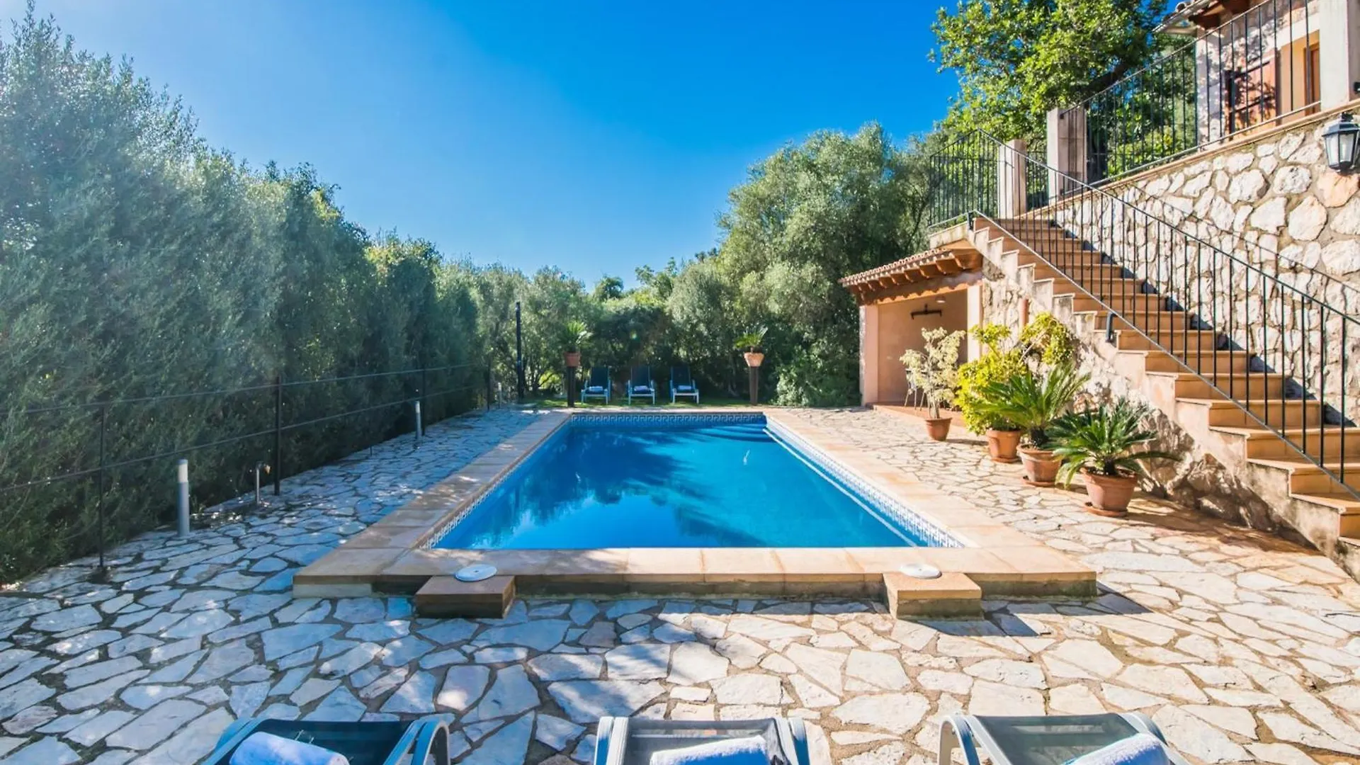 Lush Country House In Búger